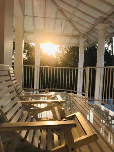 Μπαλκόνι ή βεράντα στο The Heavens Bungalow Katunayake