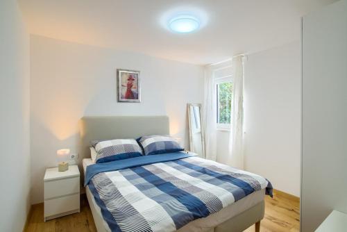 Apartment Pula - Central, 2-Bedroom, Walk to Arena, Free Parking