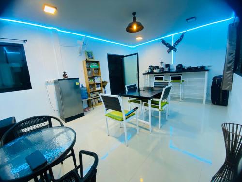 Kuchyň nebo kuchyňský kout v ubytování Thawat Boutique Resort