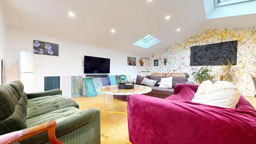 Maison street art, jacuzzi sur terrasse et billard