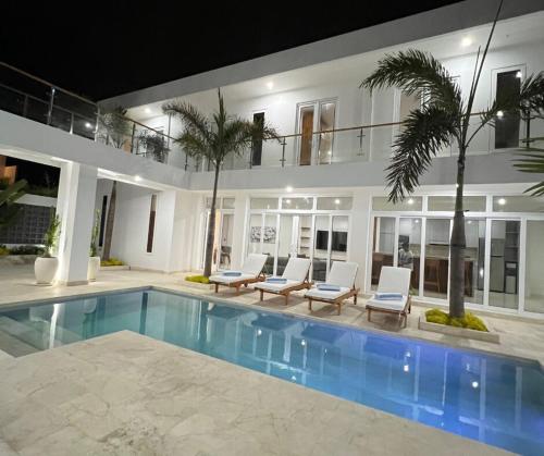 Gallery image of Lux Villa Tumbak Bayuh in Tumbak Bayuh