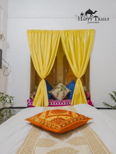 Cama o camas de una habitación en Happy Trails Jaisalmer