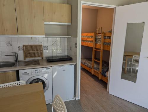 Køkken eller tekøkken på Studio sous les pins - 400m de la plage dePornichet