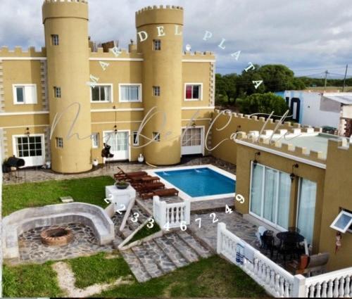 Πισίνα στο ή κοντά στο The Loft en Mar Del Castle