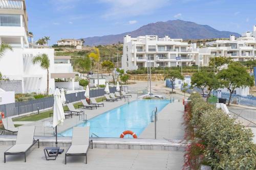 DON LEO Charming 3 Bedroom apartment in Estepona close to the sea