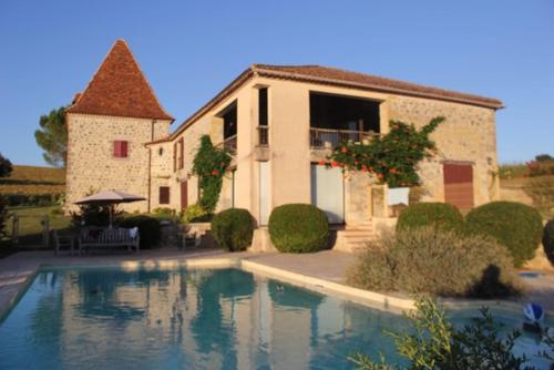 Grande ferme restaurée 18ème siècle à deux pas de Condom et Nérac Tennis Piscine