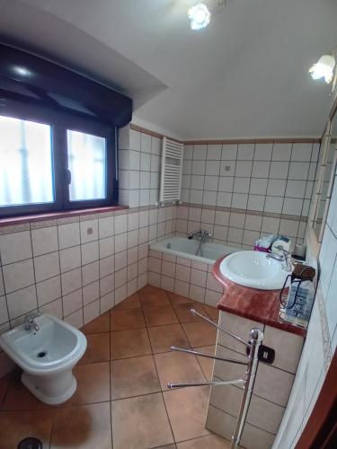 Ένα μπάνιο στο Luna Reale Relais e Suite