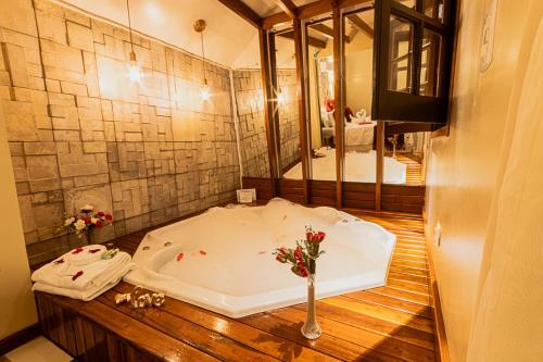 Un baño de Pousada Chale Luiz