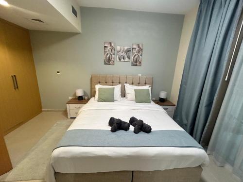 Deluxe 1BHK Apt in JVC, Self check in !