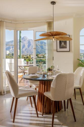 MARBELLA BANUS SUITES - Banús - Nueva Andalucía - Senorio de Aloha Urb - Premium Location - 2BR - 2BA - Outdoor Terrace - Spectacular Sea & Mountain Views - Pool - Ideal for Families