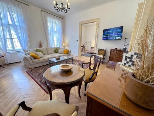 Elegant 125m2 Apartment Downtown Budapest