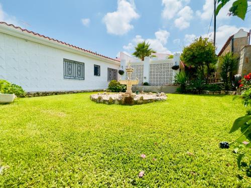 Acogedor chalet con jardín perfecto para familias