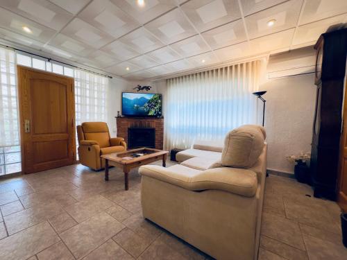 Acogedor chalet con jardín perfecto para familias