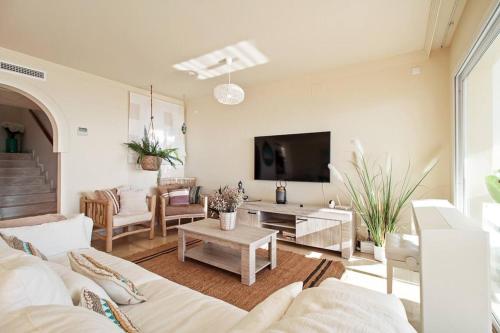 Large Beachfront Apartment