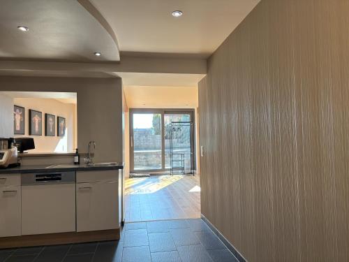 Η κουζίνα ή μικρή κουζίνα στο Uferglück Apartments in Hagnau am Bodensee mit Terrasse