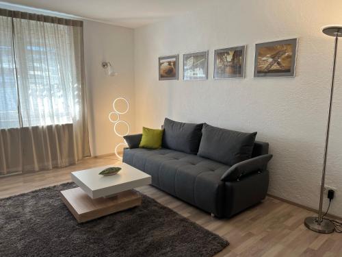 Un lugar para sentarse en Saravica- moderne Wohnung mit Terrasse und Parkplatz