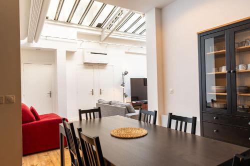 Loft House 3 BR Bastille, Marais AC by LCC Agency