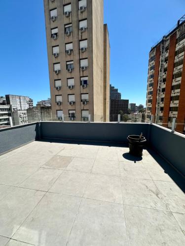 a view of a rooftop of a building at Studio 401 Santa Casa UFRGS Estacionamento proximo in Porto Alegre