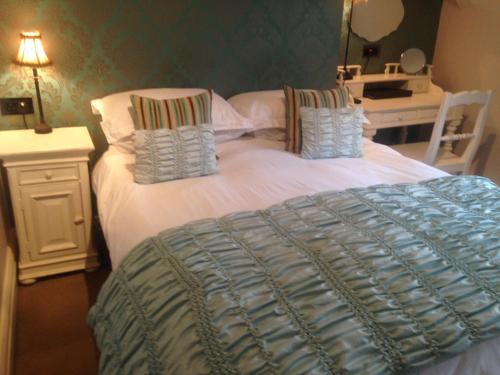 Katil atau katil-katil dalam bilik di Shelbourne House