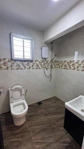 Ένα μπάνιο στο CofyHill Retreat