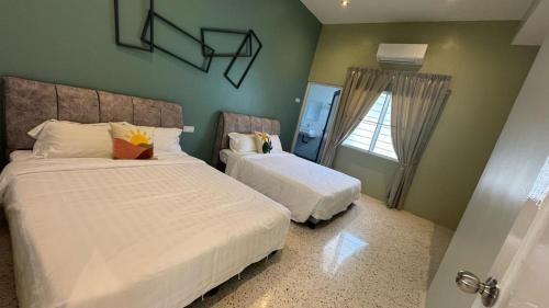 Ένα ή περισσότερα κρεβάτια σε δωμάτιο στο CofyHill Retreat