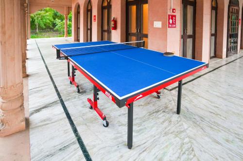 Instalaciones para jugar al ping pong en Club Mahindra Bharatpur o alrededores
