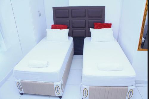 4 Callington guest houseにあるベッド