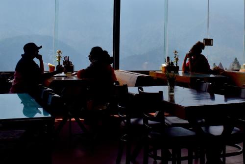 Гости Fansipan Terrace Cafe and Homestay