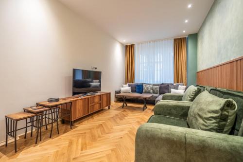 Elegant & Stylish 2-Bedroom Apartment