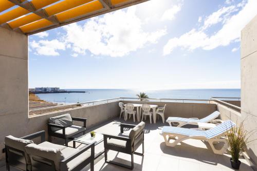 MEDANO Surf Beach Holiday Home by Sunkeyrents