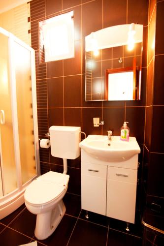 Фотография из галереи Apartments Baron в Свети-Стефане