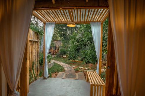Taman di luar Ele Ants
