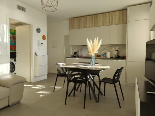 Afbeelding uit fotogalerij van Hostdomus - Happy Holiday in Borgio Verezzi