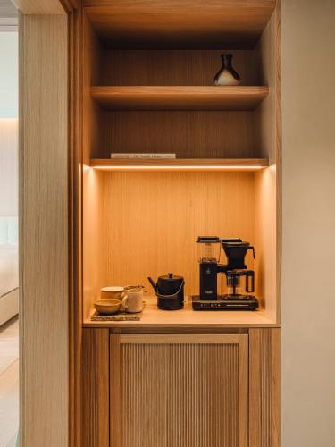 Cuisine ou kitchenette dans l'établissement PURO Warszawa Stare Miasto