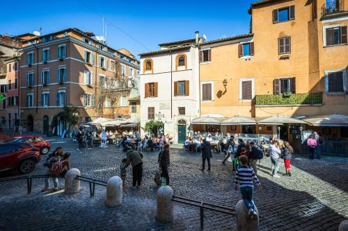 Rome As You Feel - Trastevere Nest with Secret Patio