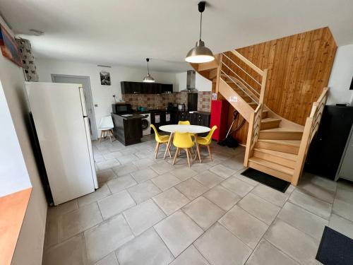 Küche/Küchenzeile in der Unterkunft Chez Marcel - Chambre Privée & Espaces Communs