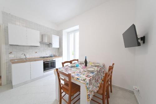Kuchyň nebo kuchyňský kout v ubytování Casa Lulù - Appartamenti Ischia Centro