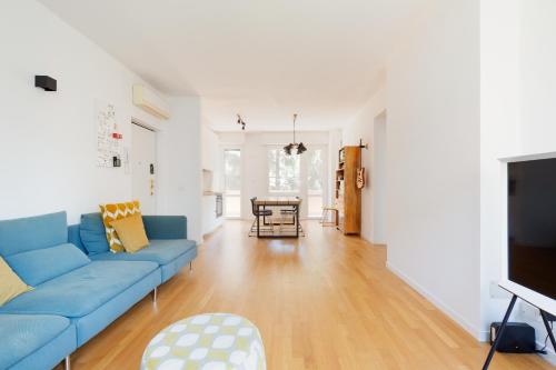 GuestHost - Bright and Modern Apt Milan