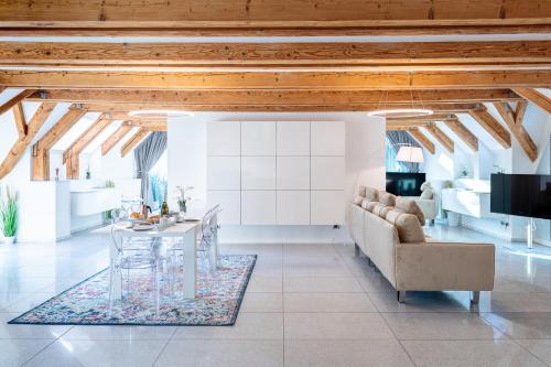 Artist House photo 3