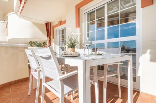 Cozy getaway with pool, close to the beach by REMS photo 13
