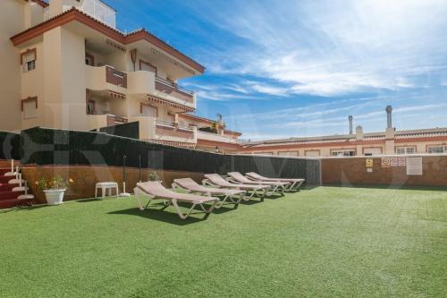 Cozy getaway with pool, close to the beach by REMS photo 39