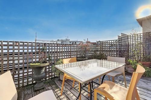 Superb apartment with large terrace