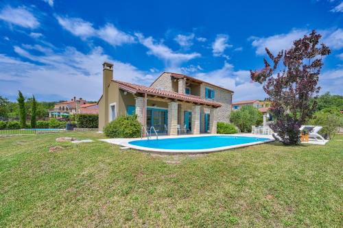 Villa Figlica for 6 people near Umag with private pool, jacuzzi & sea view - pet friendly