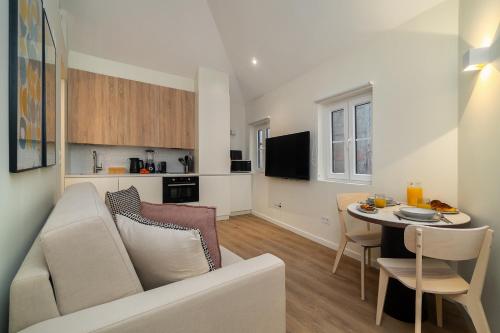 WHome Explore Lisbon from a Cozy Base in Alfama