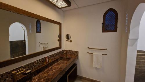 Ένα μπάνιο στο Palace Africa - Marrakech Palmeraie Retreat with Heated Pool from 01 Nov to 30 Apr