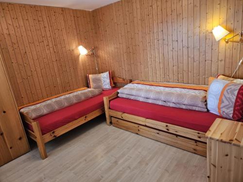 Katil atau katil-katil dalam bilik di Apartment Amiel EG Süd by Interhome