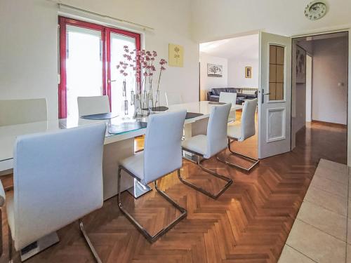 Holiday Home Sonja by Interhome