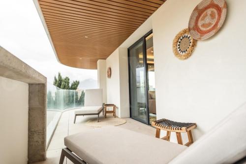 Elegant 2 bedroom gem with terrace and parking REMS