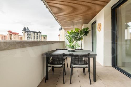 Elegant 2 bedroom gem with terrace and parking REMS