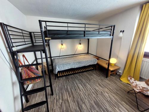 Appartement rénové 2 pièces pour 6 personnes à 50m des pistes, calme, balcon vue Mont Blanc